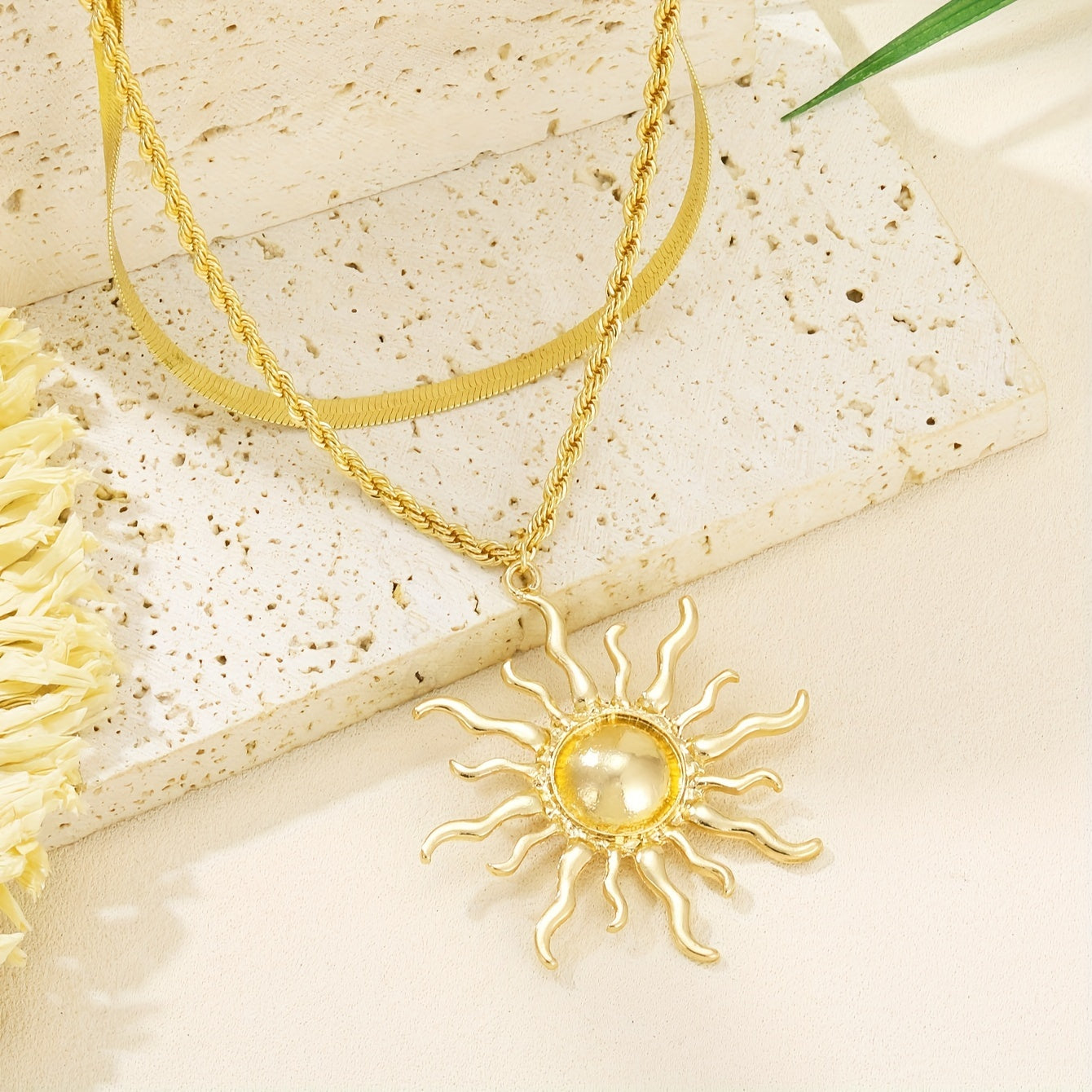 Elegant Double Layer Snake Bone Chain Sun Flame Pendant Necklace for Women, Zinc Alloy, All-Season Fashion Jewelry Accessory